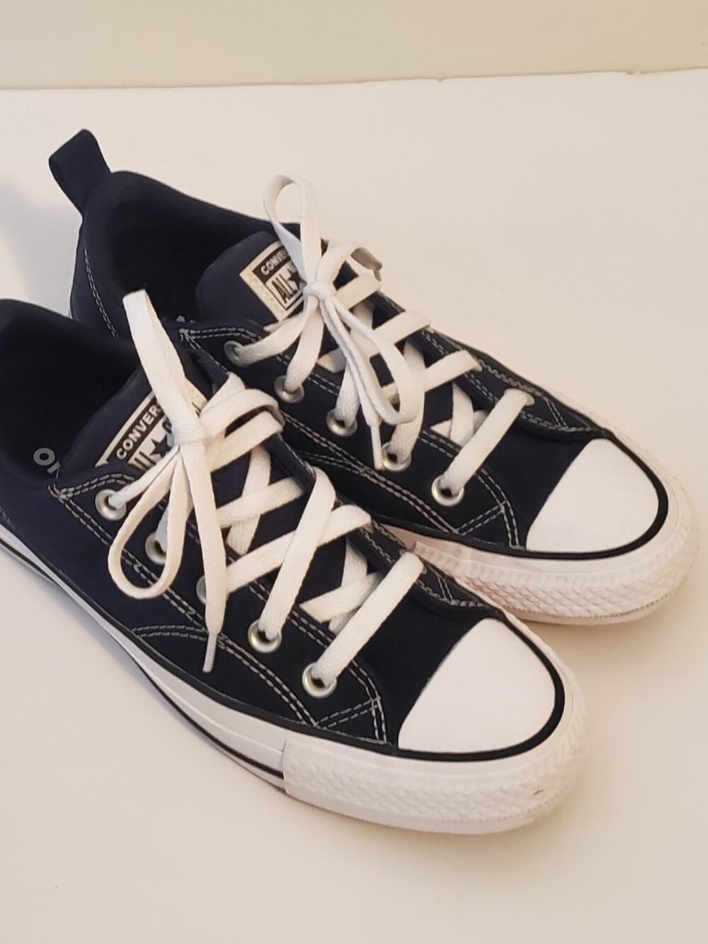 Kids Converse All Star Low Top Sneakers Black/White Size 5 (US Kids)